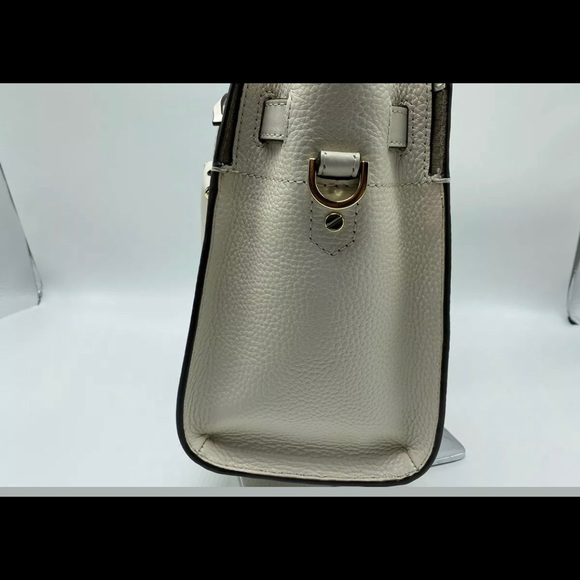Michael kors purse - Picture 3 of 7